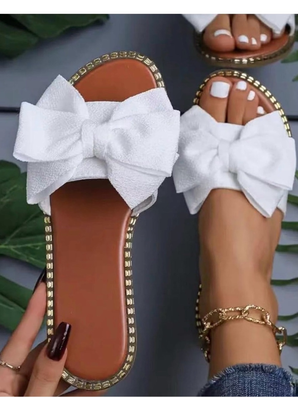 Women’s White Bow Slide Sandals